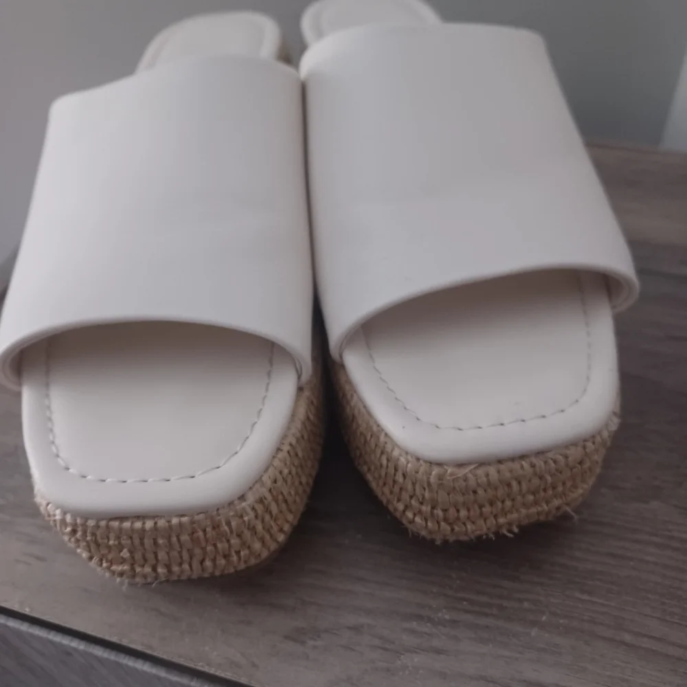 A&F Straw Platform Sandals White Sz 6.5